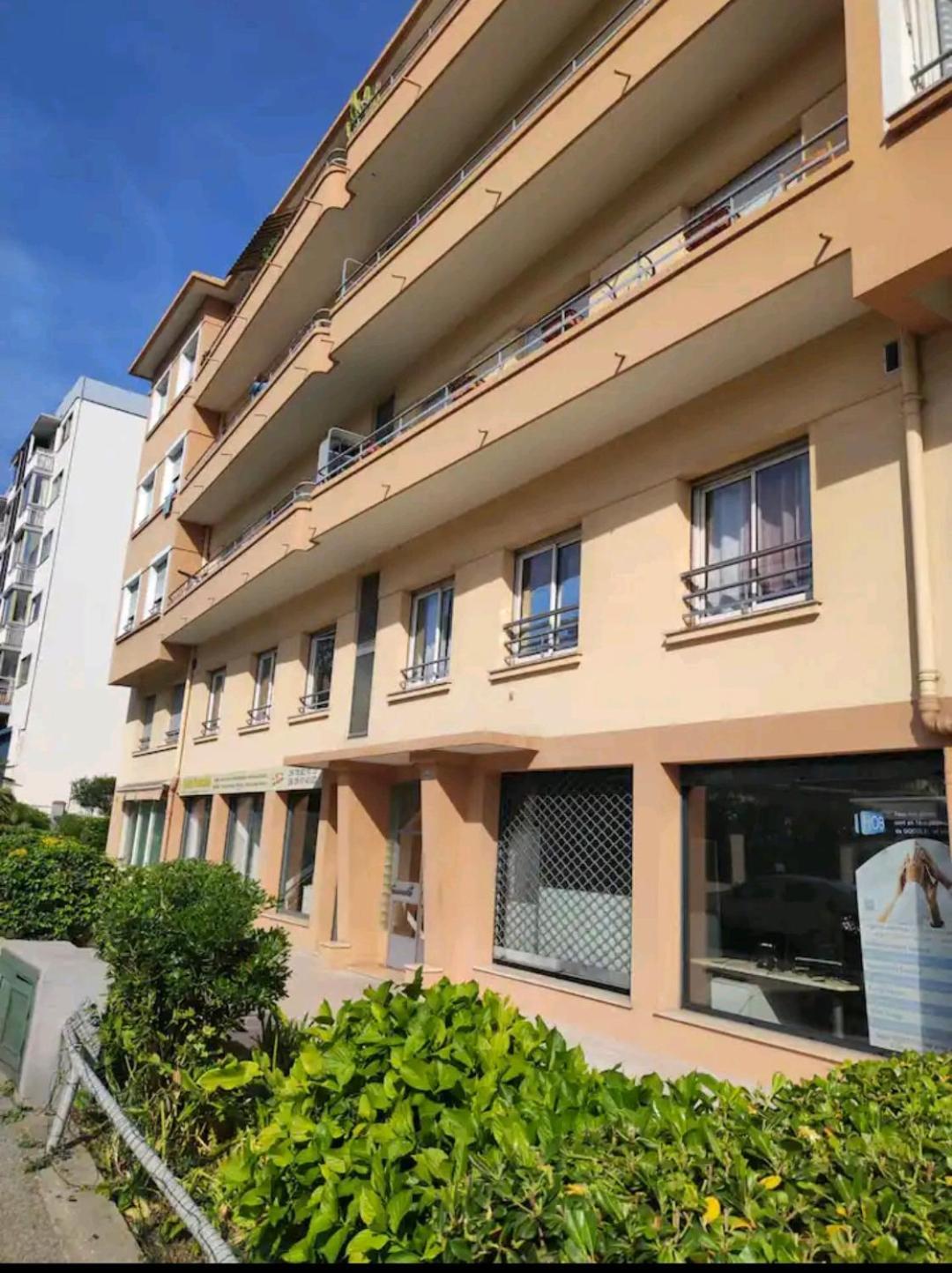 Studio Tout Confort Bord De Mer Vallauris Exterior foto